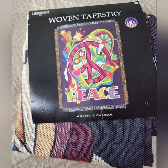NWT Luxuriant Woven Tapestry/ Throw Blanket with Peace Design 48×60